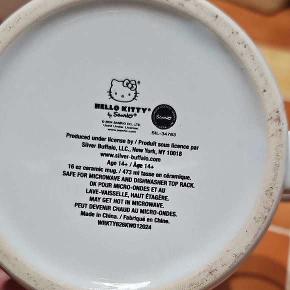 Hello Kitty Winking Mug - Picture 2 of 3